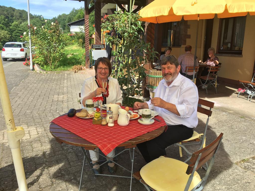 Dornroeschen Hotell Höchst im Odenwald Eksteriør bilde